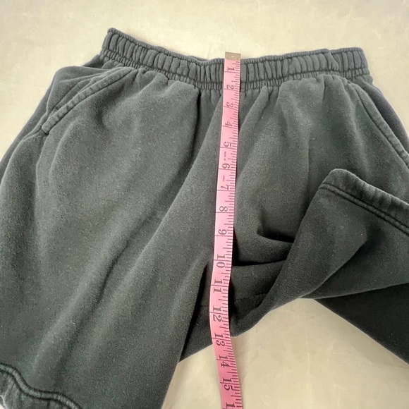 Lot of two Nike Sportswear Club Fleece shorts Size Medium - Picture 16 of 16